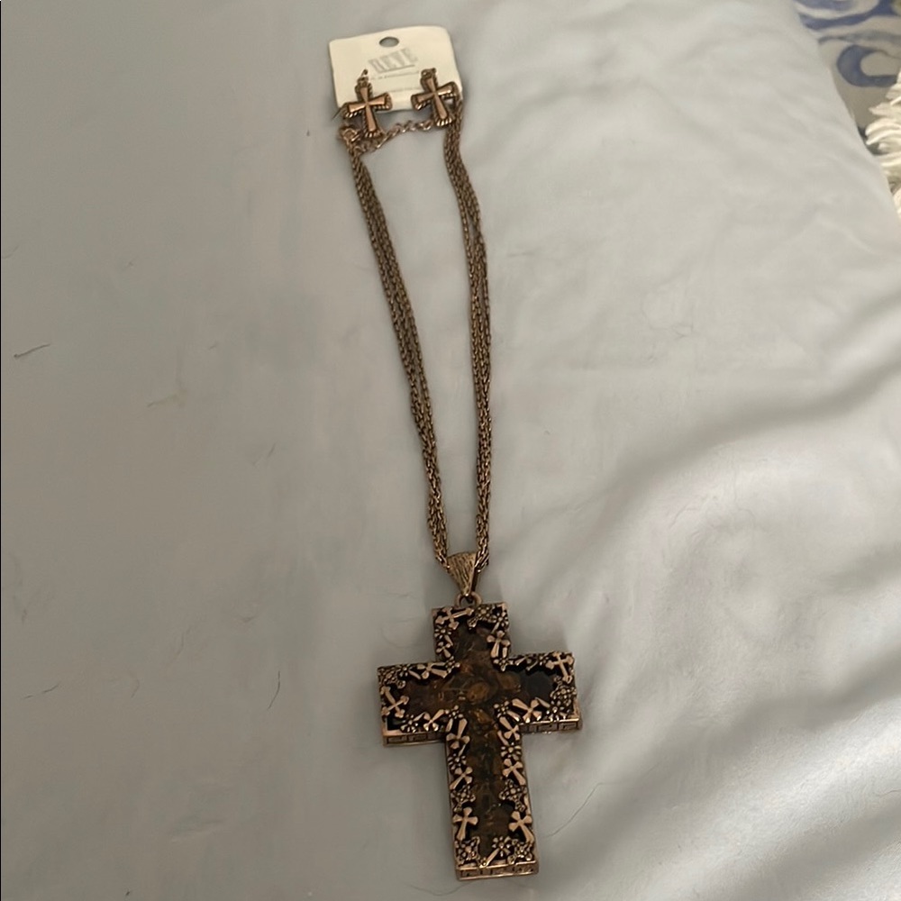 Reve Gold Ornate Cross Necklace NWT